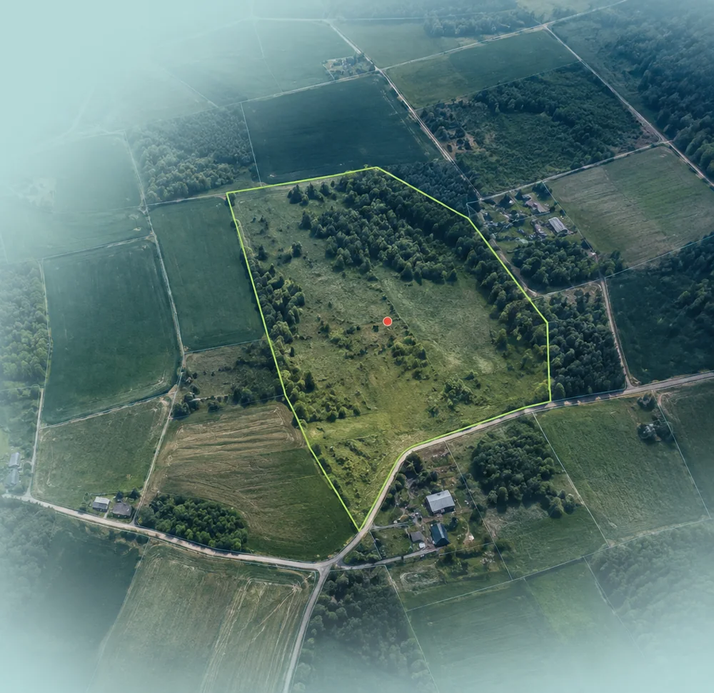 Widok lotniczy nieruchomości z wyróżnioną działką